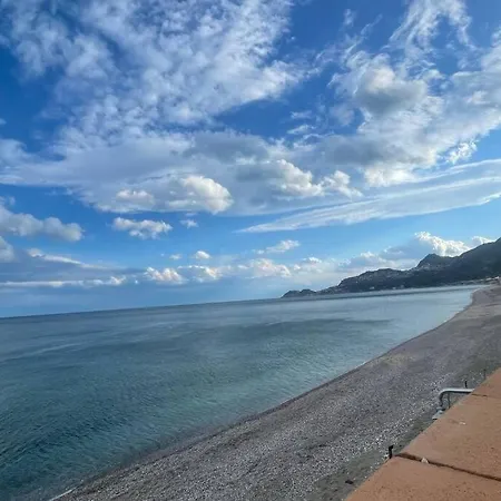 アパート Blue Taormina レトイアンニ